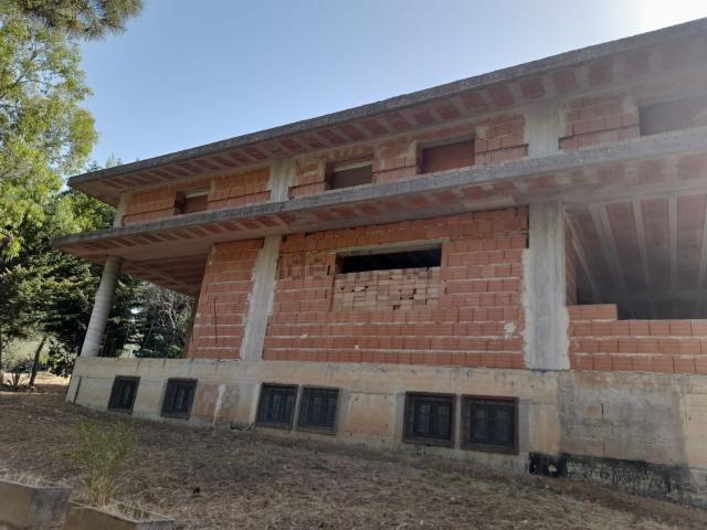 Rustici e casali in vendita di 290 m² in Viale Parco delle Rose