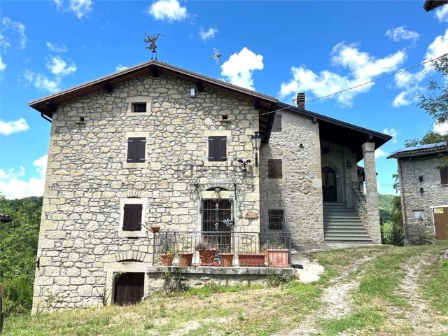 Rustici e casali in vendita di 291 m²