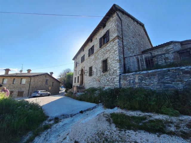 Rustici e casali in vendita di 291 m² in Strada Provinciale 122
