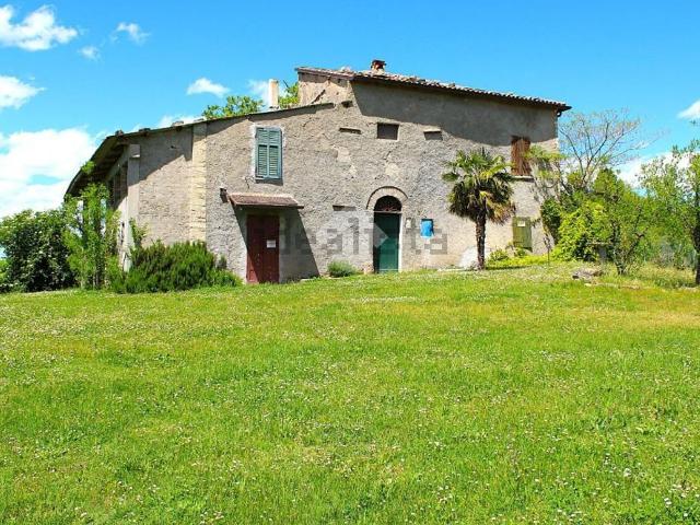 Rustici e casali in vendita di 291 m² in Strada Vernacchia Montevescovo, 41