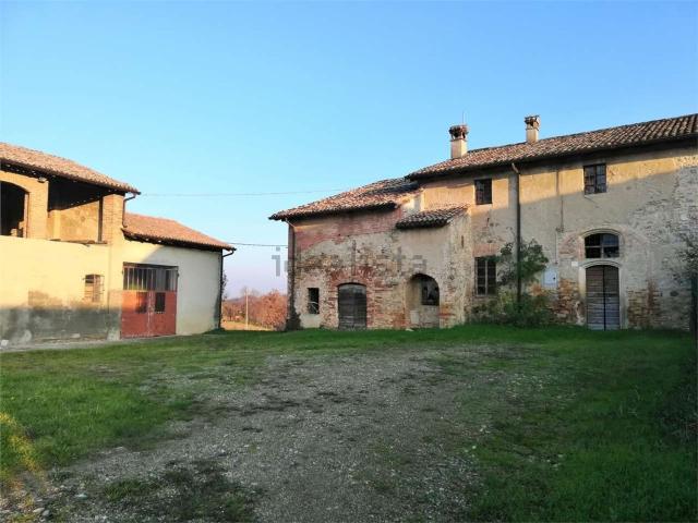 Rustici e casali in vendita di 292 m²