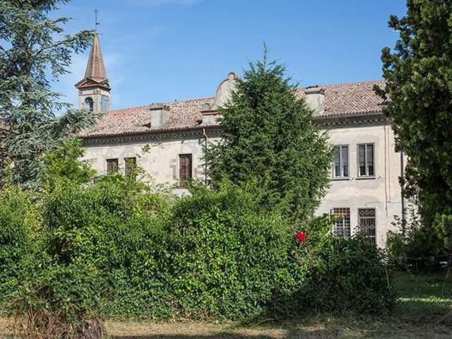 Rustici e casali in vendita di 305 m² in Via Collegio, 3