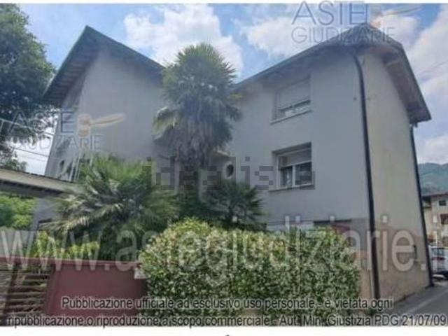 Rustici e casali in vendita di 308 m² in Via Vallone, 29