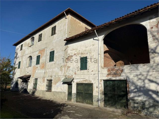 Rustici e casali in vendita di 300 m²