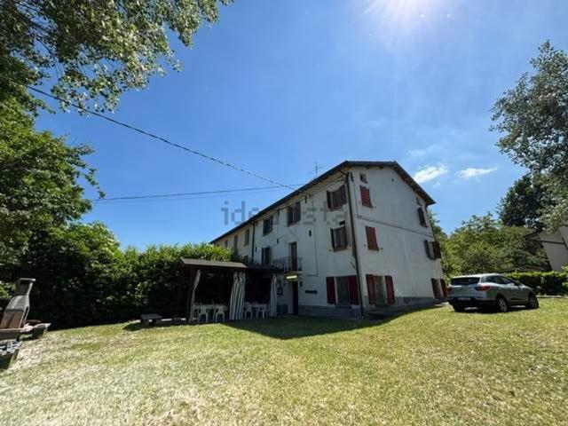 Rustici e casali in vendita di 300 m²