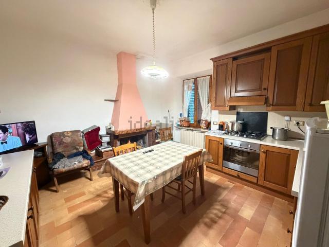 Rustici e casali in vendita di 300 m²