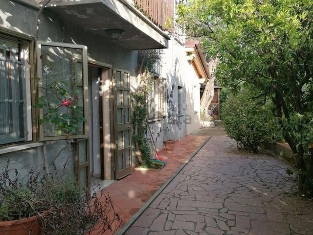 Rustici e casali in vendita di 300 m²