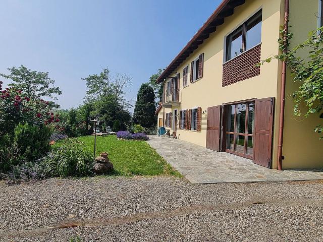 Rustici e casali in vendita di 400 m²