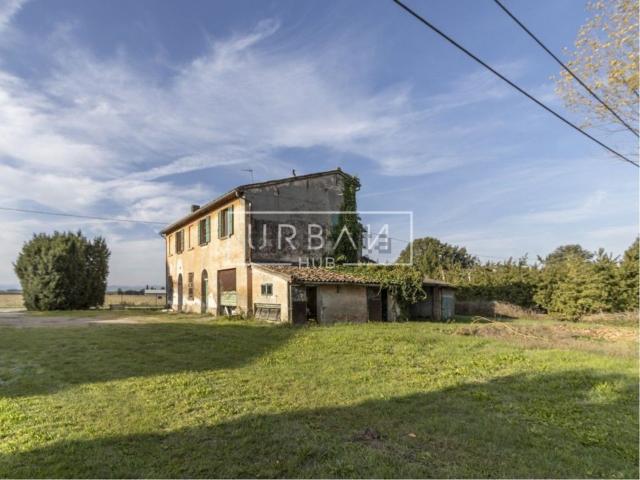 Rustici e casali in vendita di 300 m²