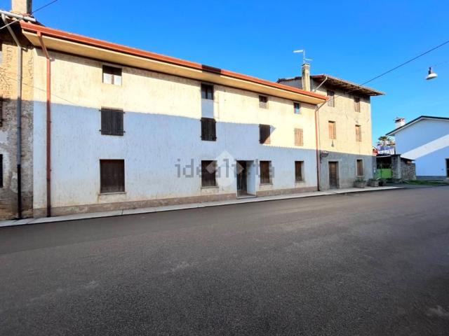 Rustici e casali in vendita di 450 m² in Via San Lorenzo, 7