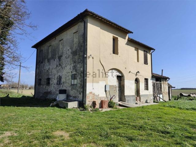 Rustici e casali in vendita di 300 m²
