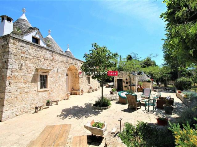 Rustici e casali in vendita di 300 m²