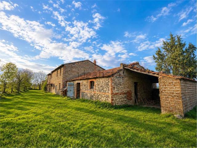 Rustici e casali in vendita di 300 m²