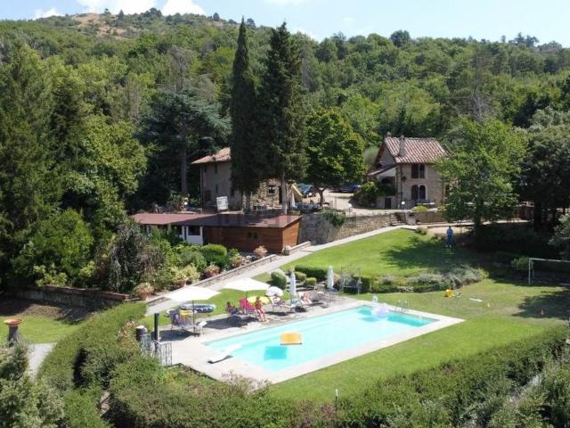 Rustici e casali in vendita di 300 m²