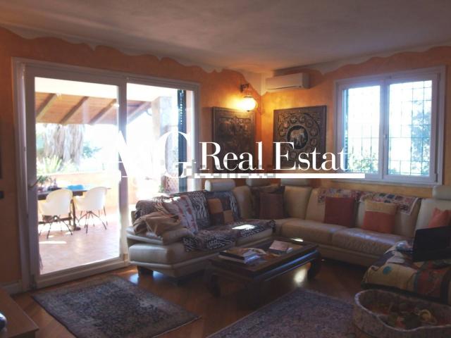 Rustici e casali in vendita di 300 m²