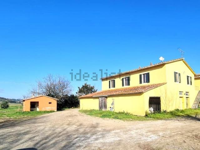Rustici e casali in vendita di 300 m²