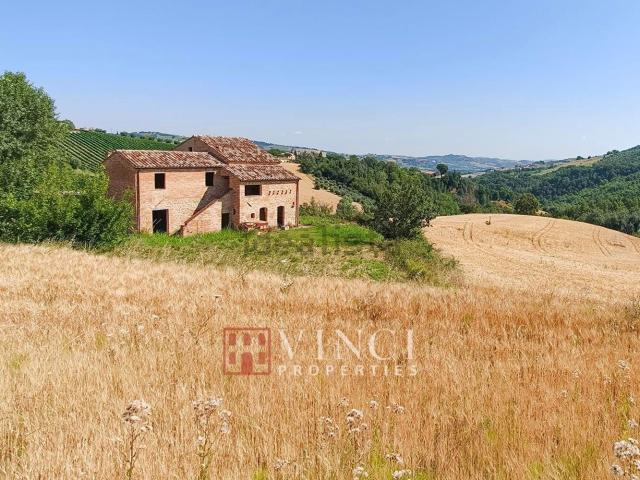 Rustici e casali in vendita di 300 m² in Contrada Lapedosa