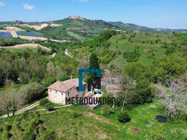 Rustici e casali in vendita di 300 m² in Contrada Torbidello