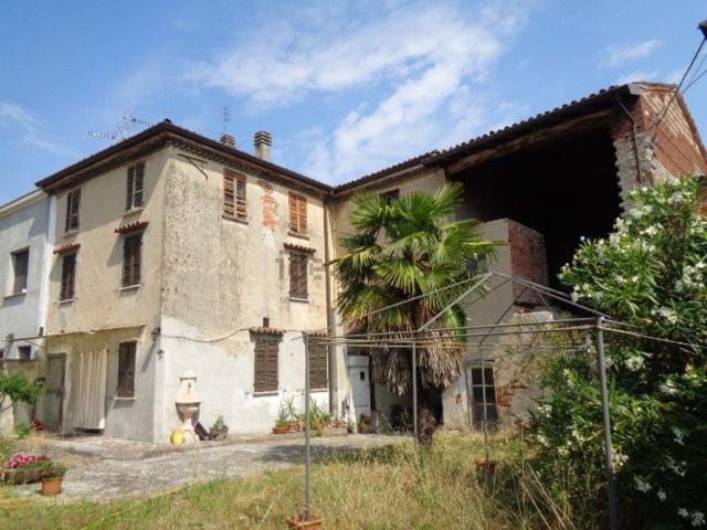 Rustici e casali in vendita di 300 m² in Località Calcinara, 178