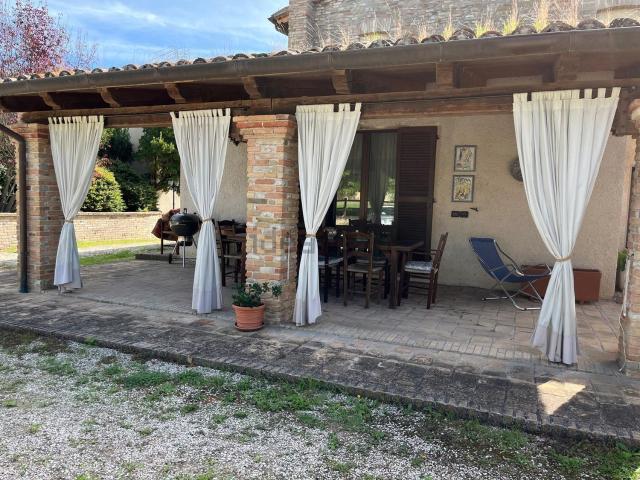 Rustici e casali in vendita di 300 m² in Località Santa Cecilia, 13
