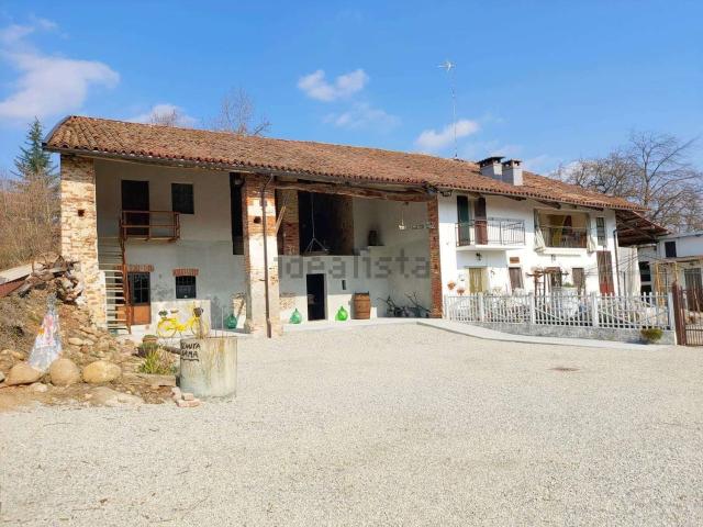 Rustici e casali in vendita di 300 m² in Strada Orià, 41