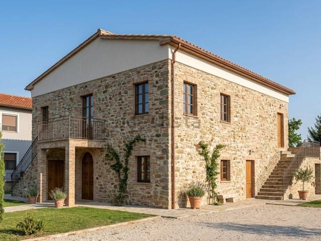 Rustici e casali in vendita di 300 m² in Strada Colle Renazzo