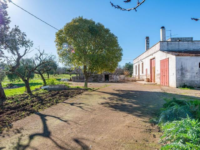 Rustici e casali in vendita di 300 m² in Strada Comunale Anceppa, 16