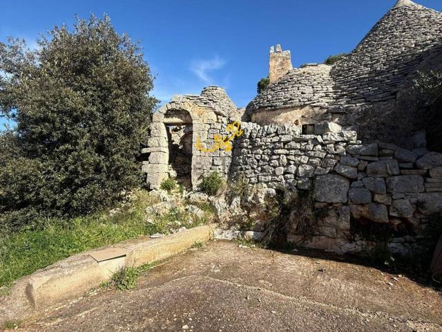 Rustici e casali in vendita di 300 m² in Strada Comunale del Rosario
