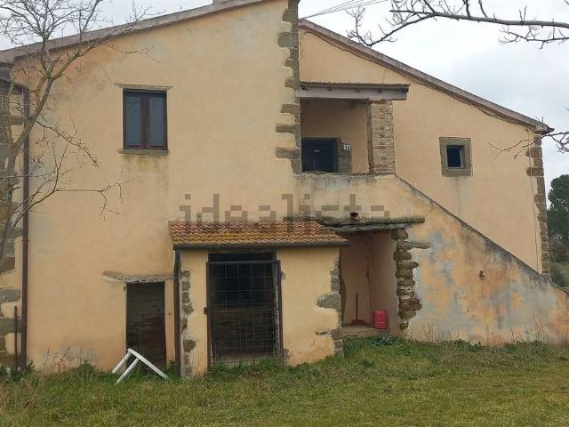 Rustici e casali in vendita di 300 m² in Strada Provinciale Aione
