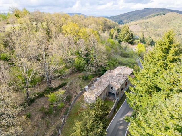 Rustici e casali in vendita di 300 m² in Strada Provinciale di Val Minima, 1