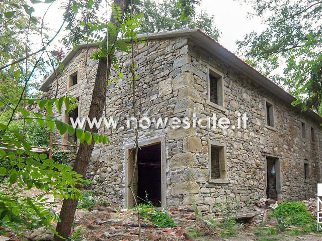Rustici e casali in vendita di 300 m² in Strada Provinciale Tiberina