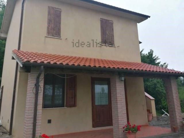 Rustici e casali in vendita di 240 m² in Strada Provinciale