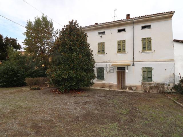 Rustici e casali in vendita di 300 m² in Strada Rocca, 33