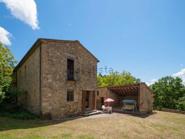 Rustici e casali in vendita di 300 m² in Via Berlinghieri