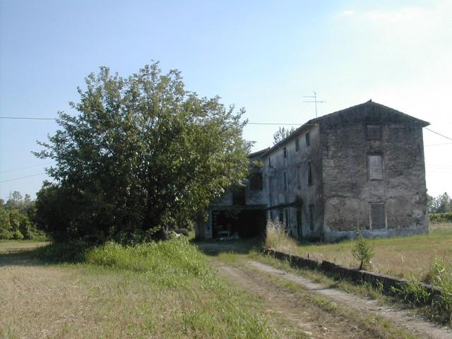 Rustici e casali in vendita di 300 m² in Via Cà Brusà, 22