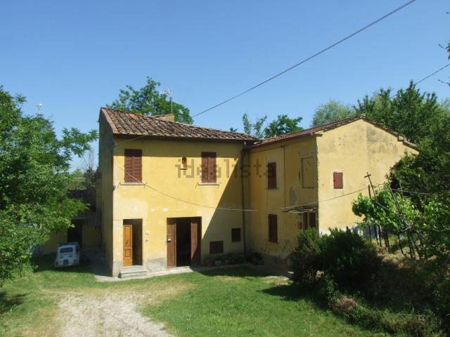 Rustici e casali in vendita di 300 m² in Via Camillo Golgi, 8