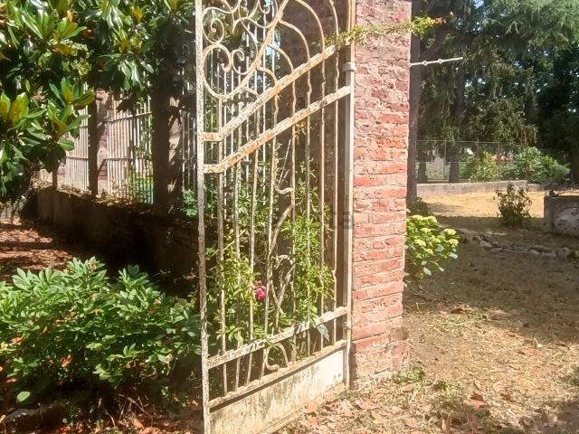 Rustici e casali in vendita di 300 m² in Via Castello