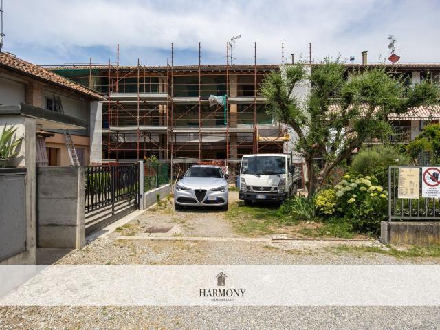 Rustici e casali in vendita di 300 m² in Via Carlo Merlo, 33
