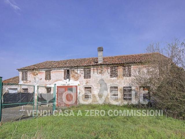 Rustici e casali in vendita di 300 m² in Via Crearo, 66