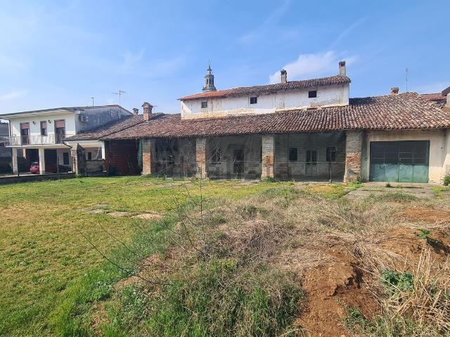 Rustici e casali in vendita di 300 m² in Via Cristoforo Colombo