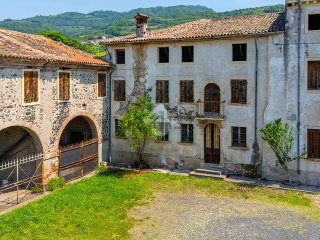 Rustici e casali in vendita di 300 m² in Via Danesi di Sotto, 8