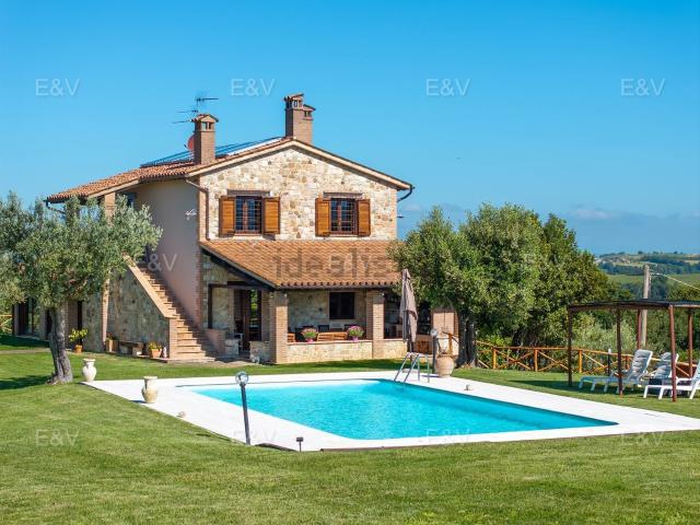 Rustici e casali in vendita di 300 m² in Via delle Piagge