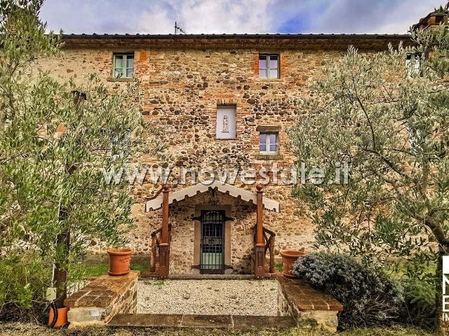 Rustici e casali in vendita di 300 m² in Via di Caprese Michelangelo