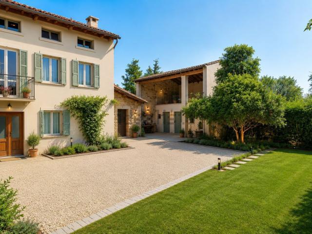 Rustici e casali in vendita di 300 m² in Via Fondovalle