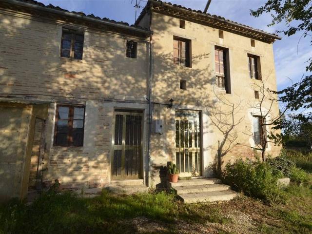Rustici e casali in vendita di 300 m² in Via Fonte Murata