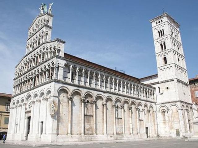 Rustici e casali in vendita di 300 m² in Via Giuseppe Giusti