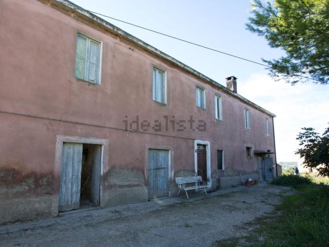 Rustici e casali in vendita di 300 m² in Via Savini, 22