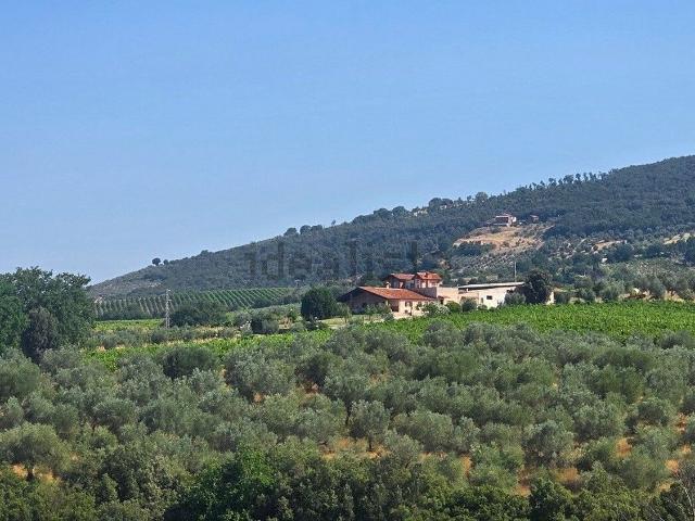 Rustici e casali in vendita di 300 m² in Via Selvarella, 2