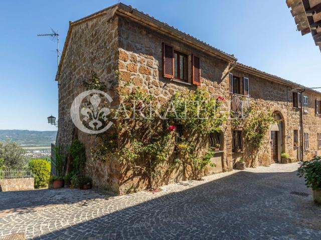 Rustici e casali in vendita di 300 m² in Via Tirso, 10