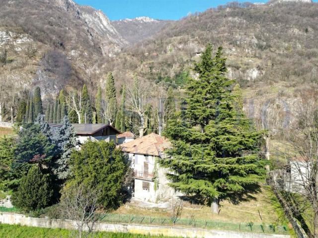 Rustici e casali in vendita di 301 m²